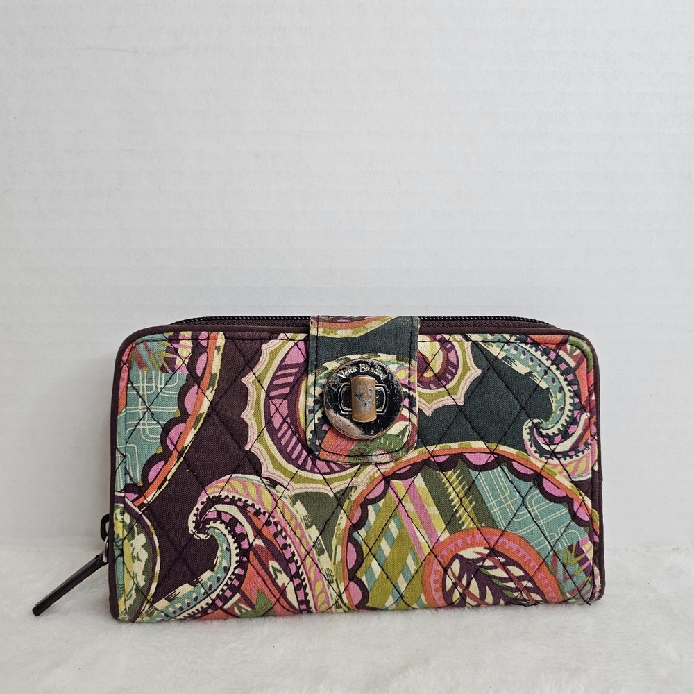 Vera Bradley Turn Lock Wallet Heirloom Paisley - Retired Pattern - Fall 2017